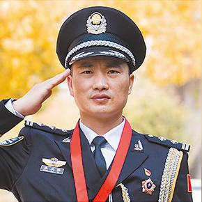 (迷途英雄下载)英雄：迷途之光T0勇者的传奇征程